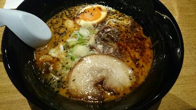 黒ラーメン